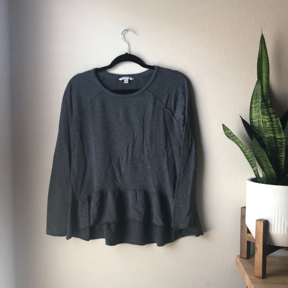 👚 American Eagle Ruffle Long Sleeve